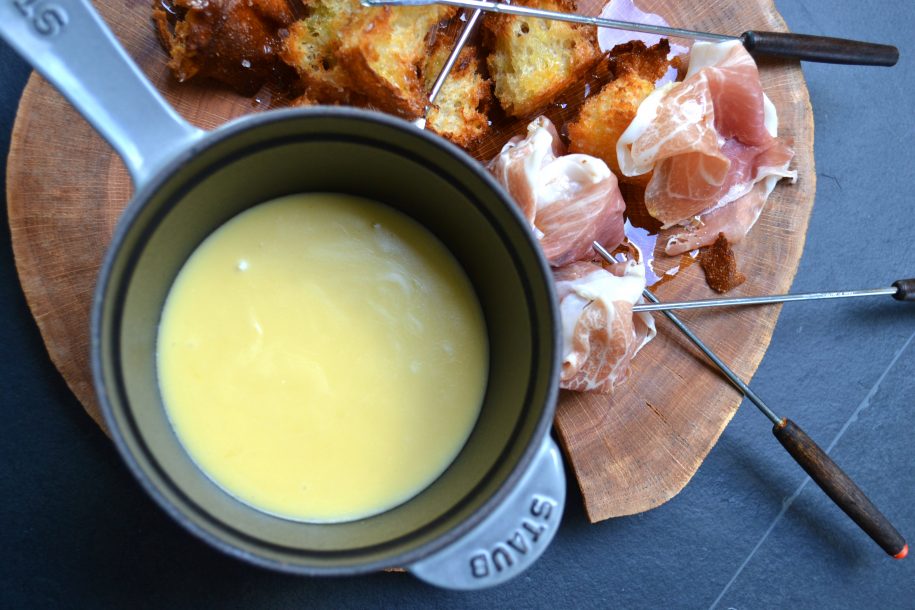 How to serve Cornish Yarg fondue